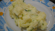 Purê de batata com casca temperado