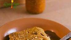 Torta de queijo com batata, aspargos e vegetais variados