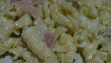 Macarrão ao molho branco da Mih