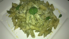 Penne ao molho pesto