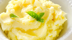 Purê de aipim com queijo