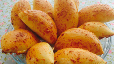 Pastel de forno com recheio de frango com catupiri