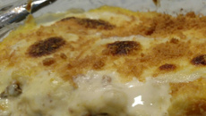 Escondidinho de mandioca e mandioquinha com carne moída