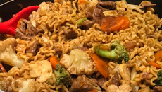 Yakisoba fácil de carne 