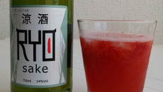 Caipirinha de saquê de morango