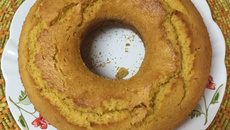 Bolo de fubá com erva doce