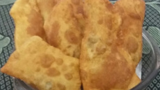 Pastel de massa grossa (frito)