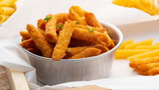 Salgadinho de macarrão na airfryer