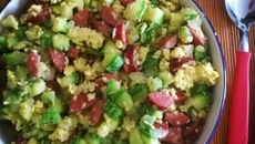 Mexidinho de abobrinha com calabresa fininha e ovos