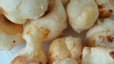 Pão de queijo sem sovar