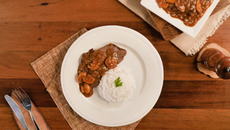 Filé ao molho madeira rápido e prático