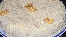 Bolo de café e nozes