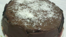 Bolo de chocolate e coco
