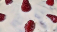 Bolo de morango e kiwi