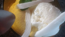 Sorvete cremoso de coco