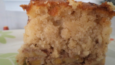 Bolo de banana com aveia e leite condensado da Renatinha