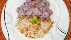 Frango com molho de uvas