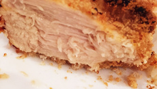 Frango empanado na farofa