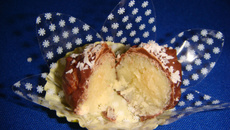 Bombom de coco com recheio de castanha facil