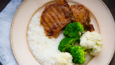 Bisteca suína marinada no alecrim