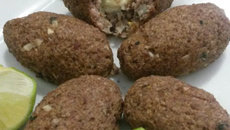 Quibe frito recheado com queijo