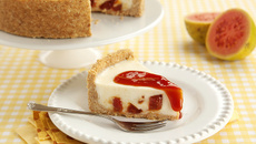 Torta de ricota com goiabada