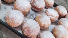 Sonho assado de doce de leite