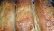 Pão caseiro com queijo