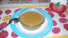 Sopa  nutritiva e deliciosa de abóbora, mandioquinha e cenoura