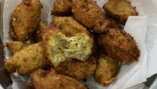 Bolinho de arroz integral com queijo