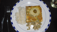 Torta capixaba de bacalhau e repolho