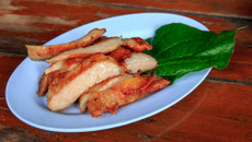 Filézinho crocante de pernil suíno à milanesa