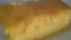 Bolo cremoso de milho verde