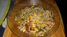 Yakisoba na panela de pressão