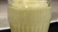 Vitamina de abacate, mel e limão e Ades