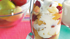 Salada de frutas com creme especial