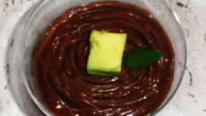 Mousse de abacate com cacau