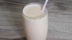 Milk-shake de banana e canela