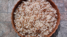 Arroz com macarrão frito