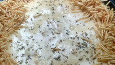 Fricassê de frango com pão