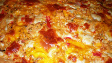 Torta pizza de frango com cheddar