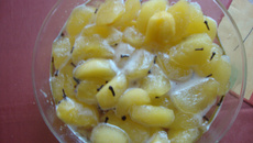 Doce de maçã em pedaços