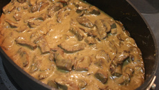 Strogonoff com carne de porco