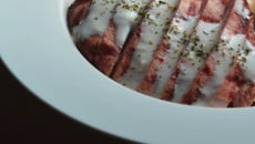 Tender ao molho branco