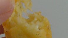 Bola de queijo com orégano