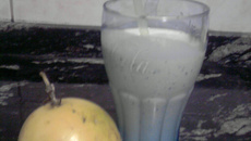 Vitamina de maracujá e sorvete de creme