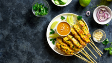 Espetinho de frango com queijo coalho