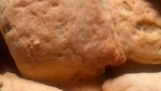 Pastel de forno de creme de leite