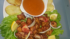 Frango à passarinho com catchup caseiro