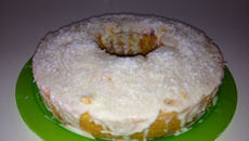 Bolo de cenoura com coco